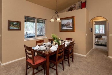 14458 Crossroad dining