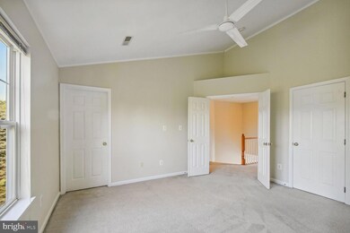 13420 Burrough Farm Dr, Herndon, VA 20171 - photo 7