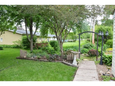 3216 Sue Ln NW, Cedar Rapids, IA 52405 - photo 4