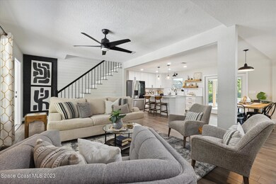 Living Room Flow to Kitchen