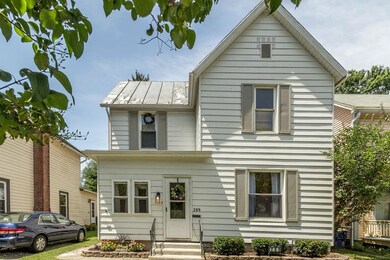 289 N Union St 02