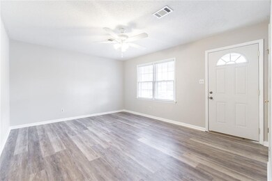 220 Valencia Cir, Centerville, GA 31028 - photo 6