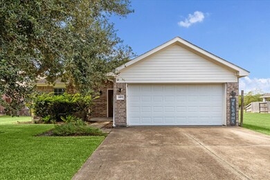 1805 Clover Patch Ln, Alvin, TX 77511 - photo 2
