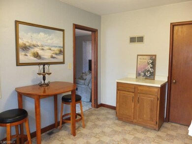 Eating area in the kitchen.