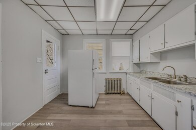 1411 Academy St, Scranton, PA 18504 - photo 5
