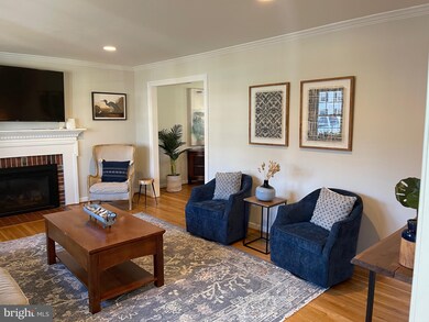 1127 Priscilla Ln, Alexandria, VA 22308 - photo 3