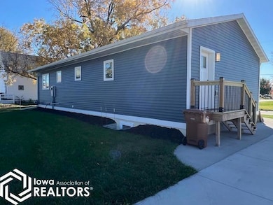 1519 Davis Ave, Grinnell, IA 50112 - photo 5