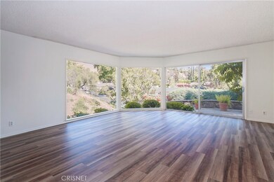 22232 Ybarra Rd, Woodland Hills, CA 91364 - photo 5