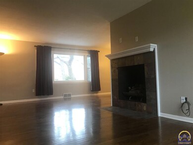1531 SW Campbell Ave, Topeka, KS 66604 - photo 3