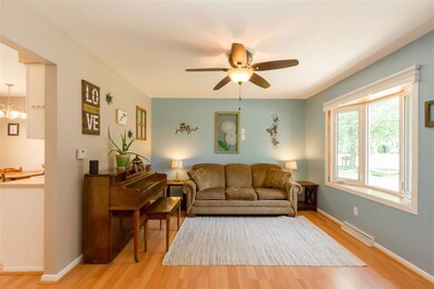 1026 Lilac Ln, Cedar Falls, IA 50613 - photo 4