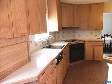 2410 Berwyn Rd, Wilmington, DE 19810 - photo 3