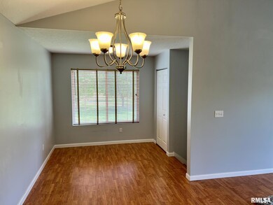 4569 N Thornhill Dr unit 201B, Peoria, IL 61615 - photo 7