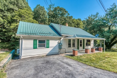 1256 Scratch Gravel Rd, Marion, VA 24354 - photo 3