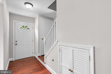 8410 Towne Crest Ct, Gaithersburg, MD 20877 - photo 3