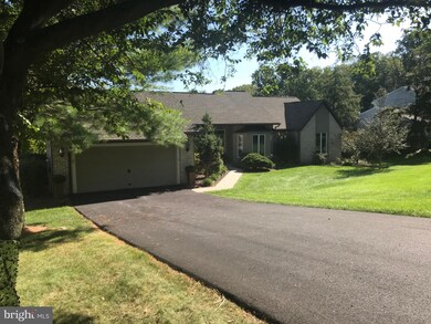 515 Arrowhead Trail, Reading, PA 19608 - photo 2