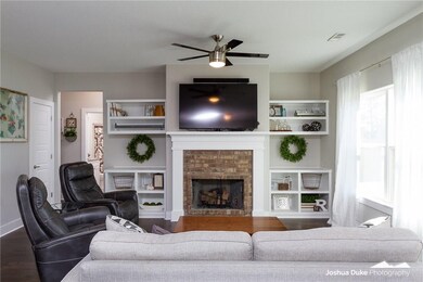 807 Jessica Leigh St, Elkins, AR 72727 - photo 2