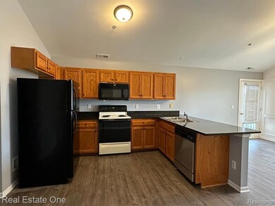 12101 Hidden View Ct unit 13, Utica, MI 48315 - photo 4