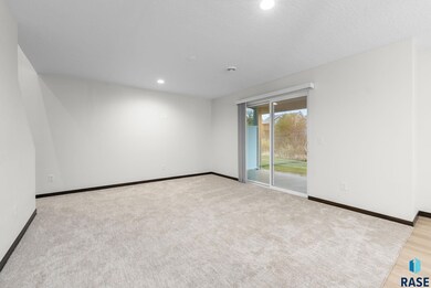 5507 W Liberator Cir, Buffalo Ridge, SD 57107 - photo 7