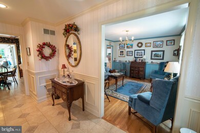 4940 Gwen Cir, Zionsville, PA 18092 - photo 2