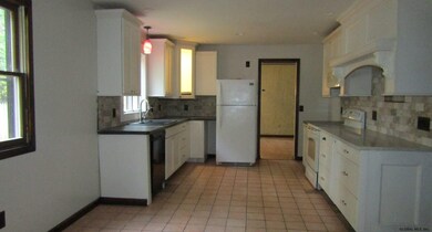 25 Christina Ct, Saratoga Springs, NY 12866 - photo 3