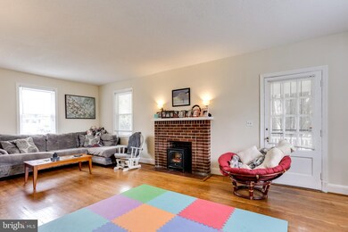 3713 Barrington Rd, Baltimore, MD 21215 - photo 4