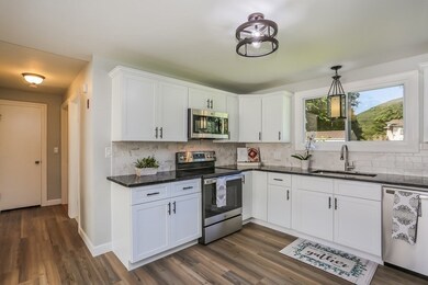 5 Plaza Ave, Easthampton, MA 01027 - photo 3