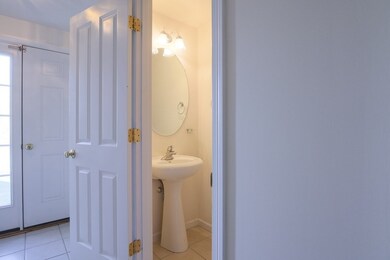 27 Buttercup Ln unit 27, South Grafton, MA 01560 - photo 4