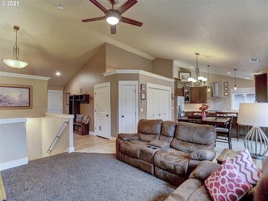 3773 10th St, Hubbard, OR 97032 - photo 6