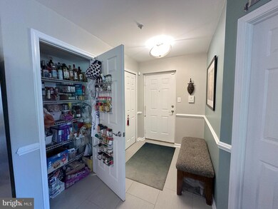 9812 Lake Pointe Ct unit 301, Upper Marlboro, MD 20774 - photo 5