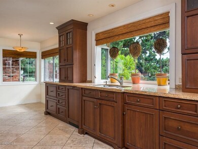 6151 Woodlake -Kitchen