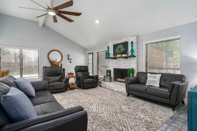 1501 Windsor Dr, Friendswood, TX 77546 - photo 7