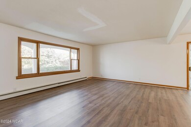 6-web-or-mls-2024 10 30 - 710LorettaPl-L