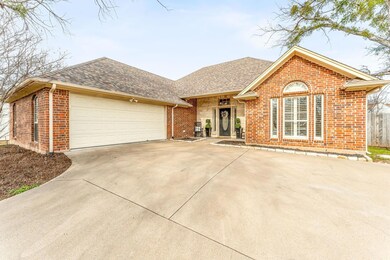 5226 Fairway Cir, Granbury, TX 76049 - photo 2