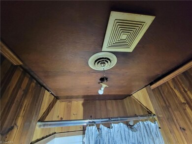 1304 Pearson St, Greensboro, NC 27406 - photo 5