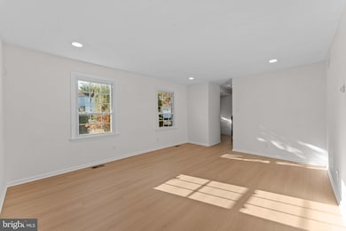 217 Pebble Ct, Chalfont, PA 18914 - photo 6