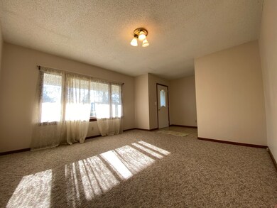 901 Logan St, Chenoa, IL 61726 - photo 5