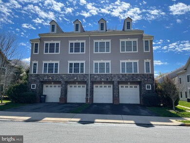 11245 Wortham Crest Cir unit 47, Manassas, VA 20109 - photo 2