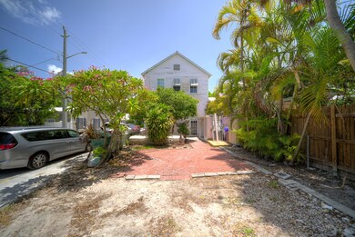 700 Elizabeth Street