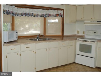 221 White Oak Dr, Pennsville, NJ 08070 - photo 6