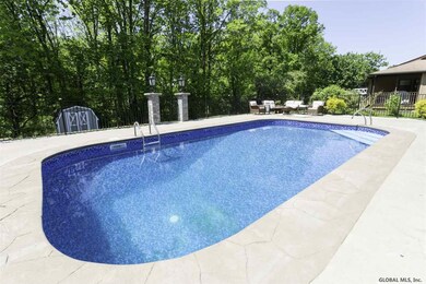 6 Red Coach Dr, Schenectady, NY 12302 - photo 4