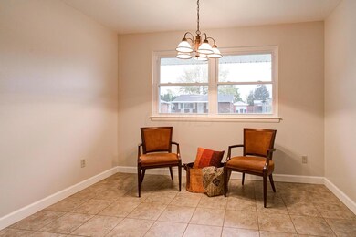 143_Calahan-dining area