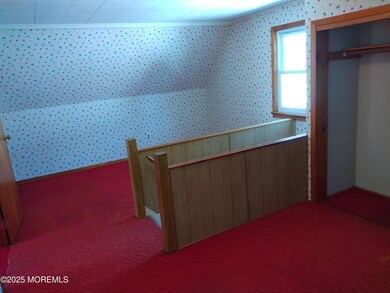311 Hillside - 2nd Fl Sitting Area