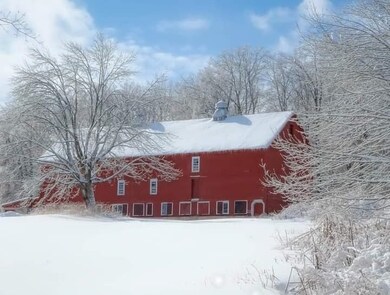 975 Bixby Rd, Ludlow, VT 05149 - photo 2