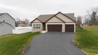 501 Teri Lee Ln, Orfordville, WI 53576 - photo 3