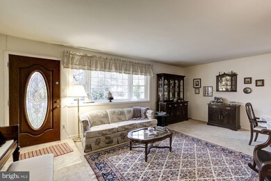 402 Kingsley Rd SW, Vienna, VA 22180 - photo 4