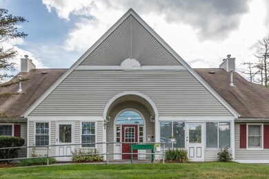 491 Mammoth Rd unit 4, Londonderry, NH 03053 - photo 3