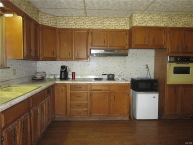 268 E Water St, Coaldale, PA 18218 - photo 7