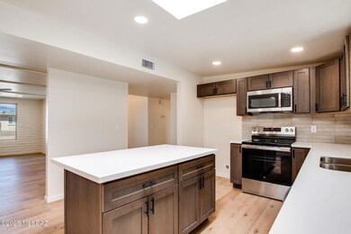 8418 E Rolling Ridge St, Tucson, AZ 85710 - photo 5