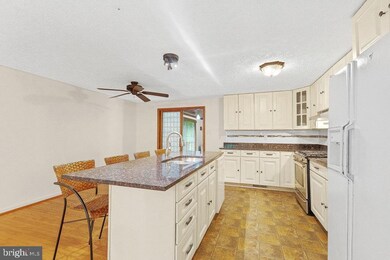 4410 N Shore Dr, Prince Frederick, MD 20678 - photo 6