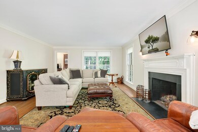 10337 Windsor View Dr, Potomac, MD 20854 - photo 5